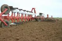 Полунавесной плуг Gregoire Besson SPSL 9